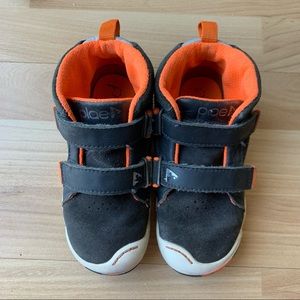 Plae Size 11 Max Hightops black